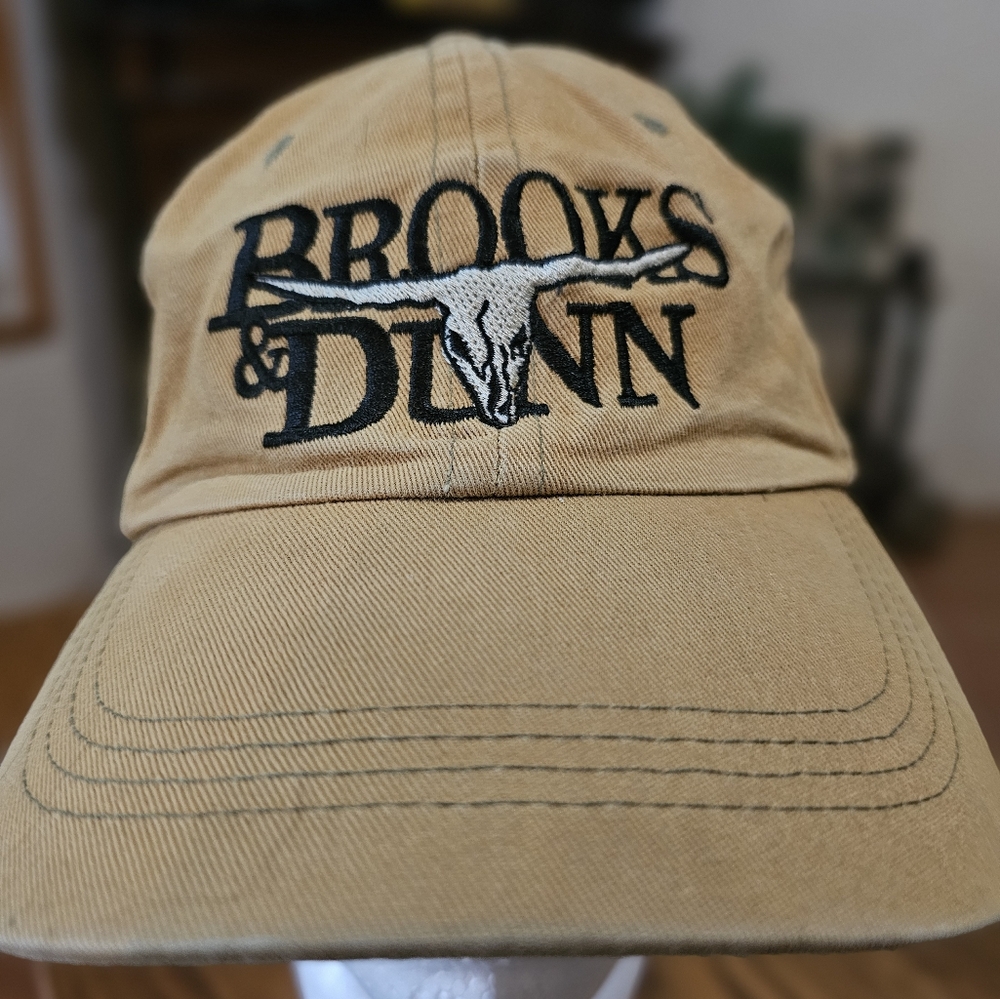Brooks & Dunn Coor's Light Embroidered Baseball Hat 2001 Neon Circus Tour